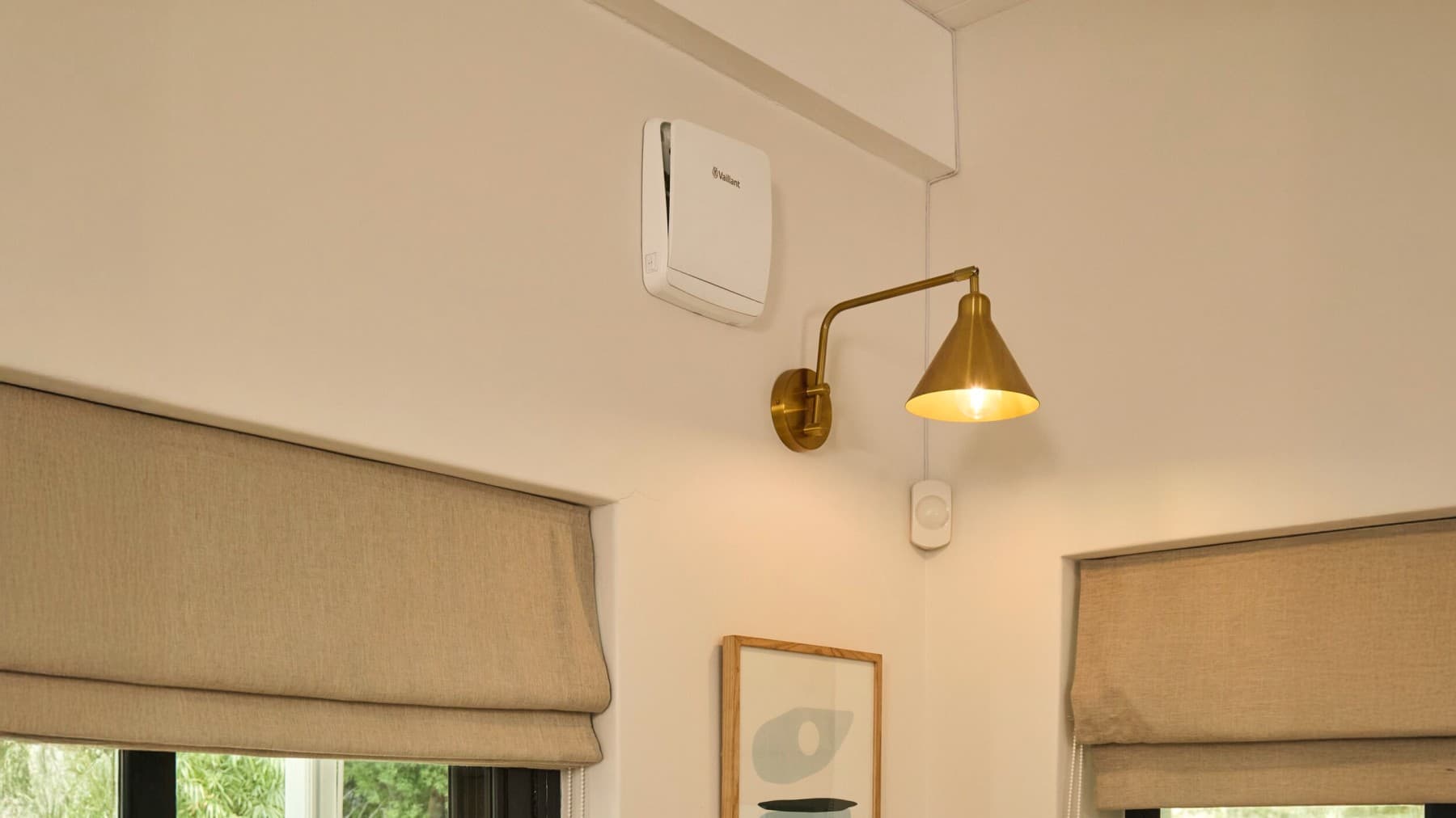 Dezentrale Wohnraumlüftung recoVAIR 60 von Vaillant