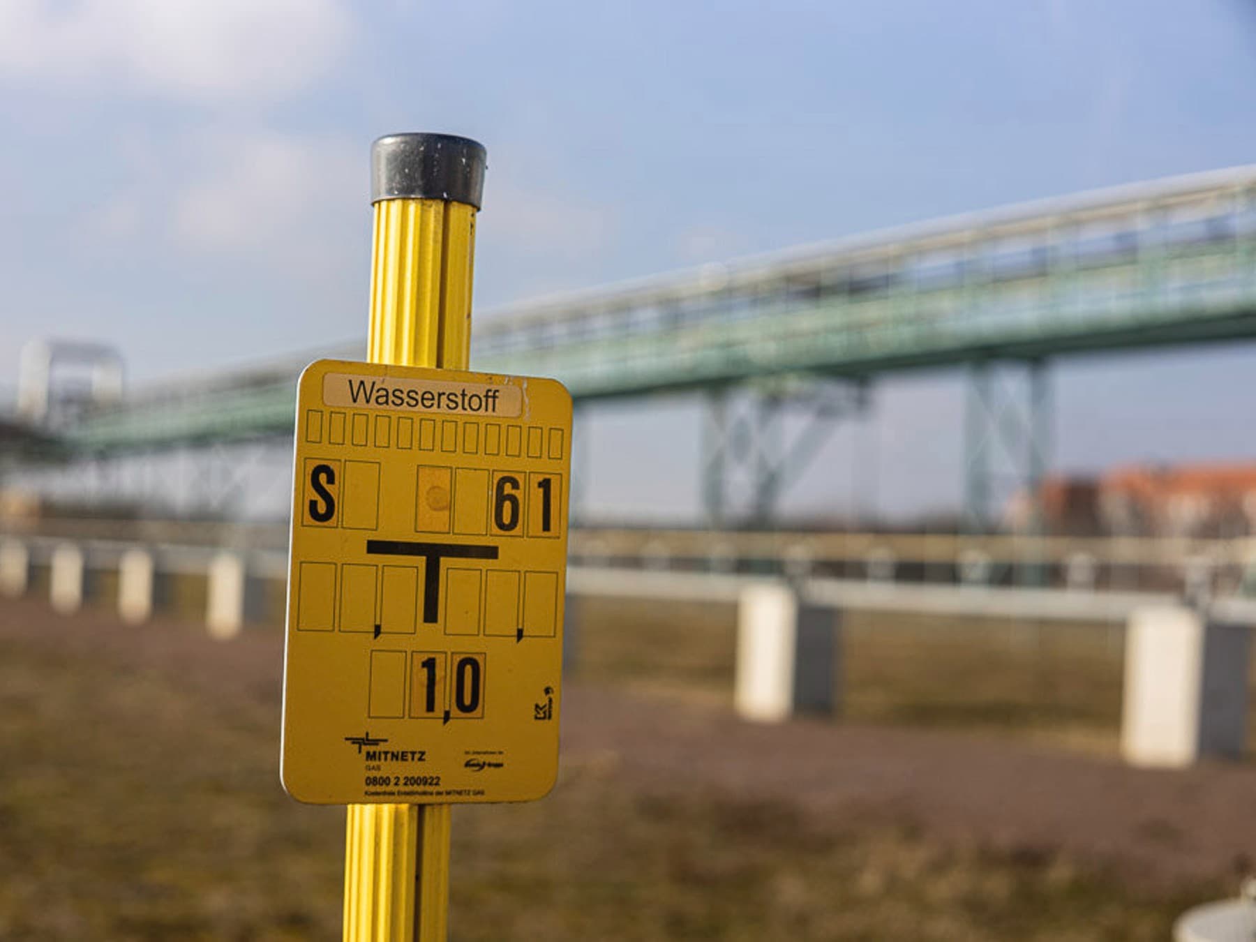 Detailaufnahme eines Wasserstoff-Schildes
